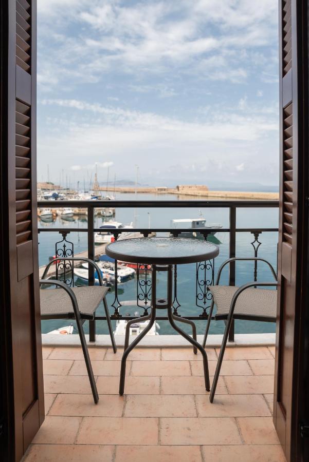 Destino Home Overlooking The Venetian Port Of Chania Ханя Екстериор снимка