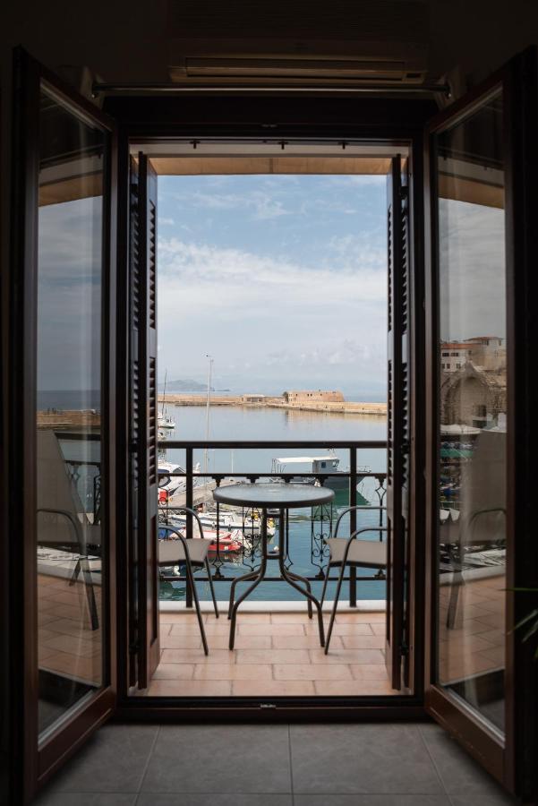 Destino Home Overlooking The Venetian Port Of Chania Ханя Екстериор снимка