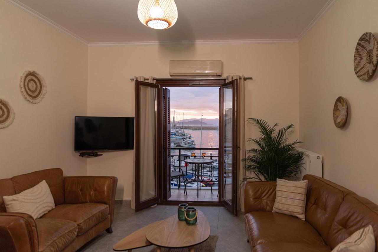 Destino Home Overlooking The Venetian Port Of Chania Ханя Екстериор снимка