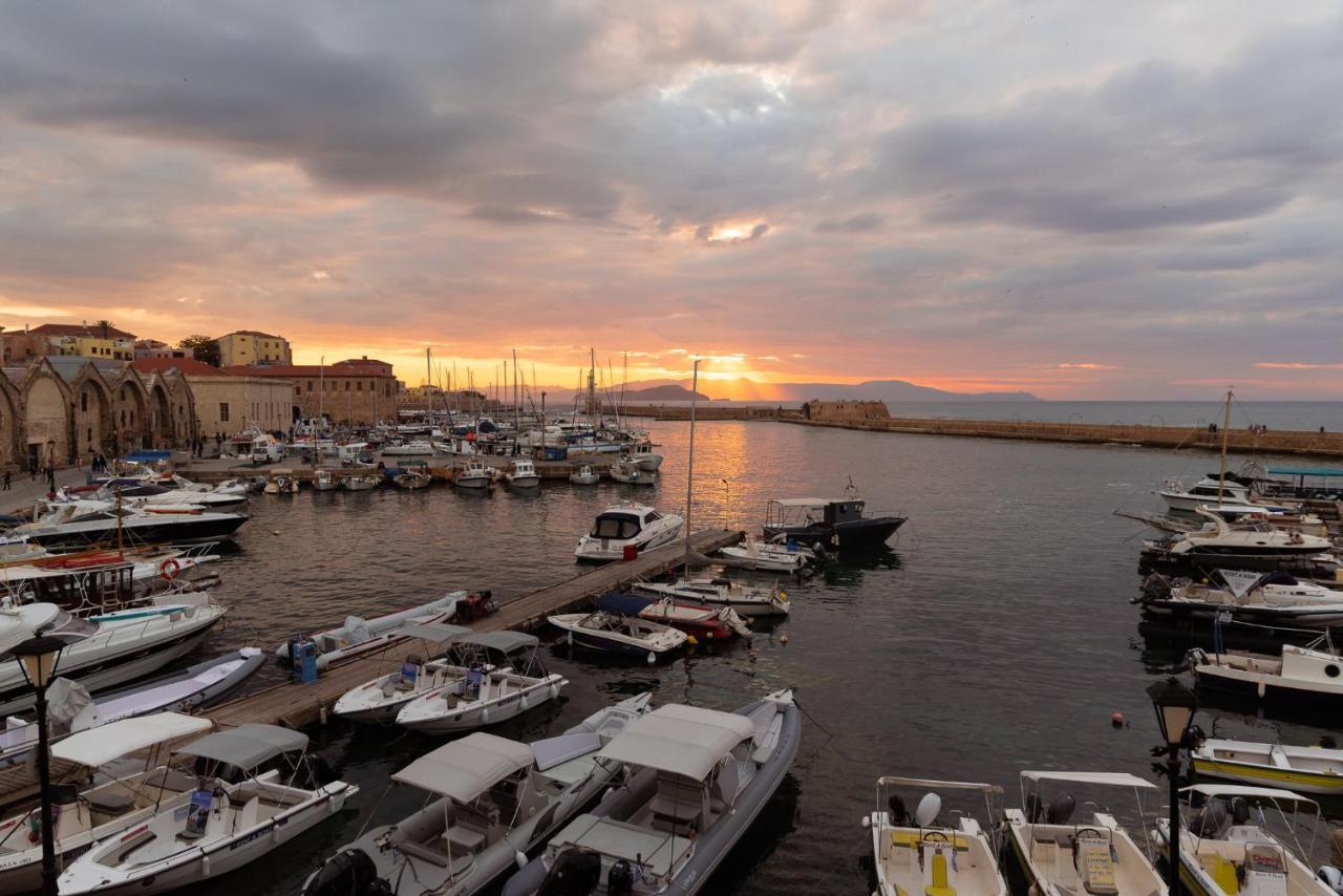 Destino Home Overlooking The Venetian Port Of Chania Ханя Екстериор снимка