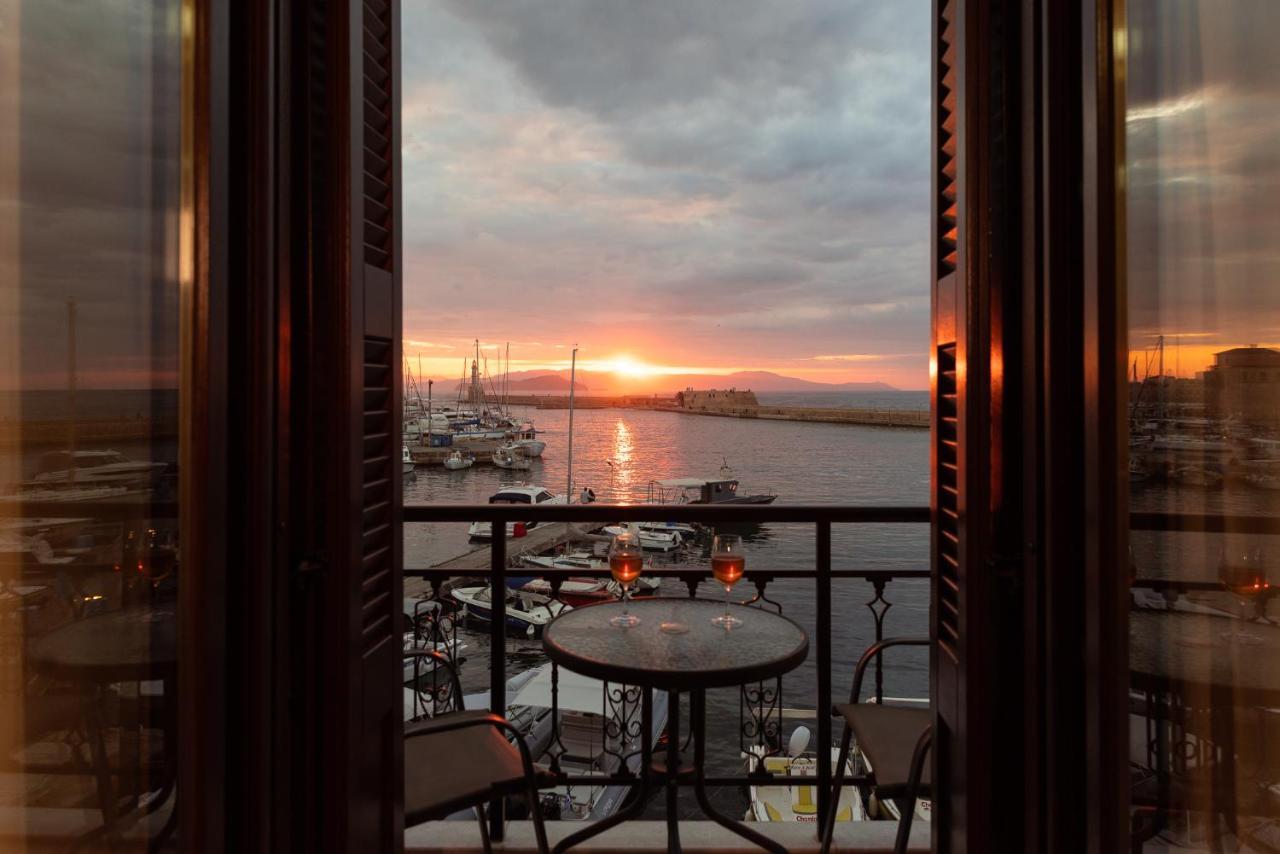 Destino Home Overlooking The Venetian Port Of Chania Ханя Екстериор снимка