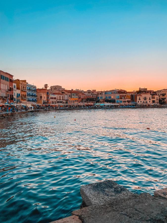 Destino Home Overlooking The Venetian Port Of Chania Ханя Екстериор снимка
