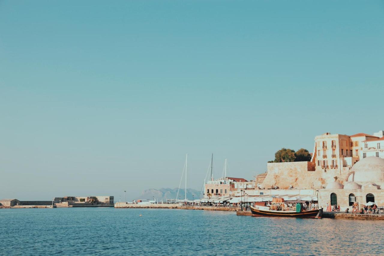 Destino Home Overlooking The Venetian Port Of Chania Ханя Екстериор снимка